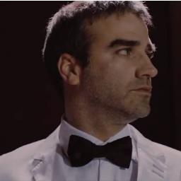 Es Sebastián en la película VINO PARA ROBAR  y Jerry en la obra de teatro TRAICIÓN en el Picadero