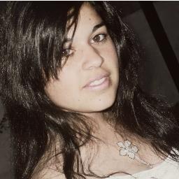 soy URUGUAYA.. me gusta la música, BAILO..me considero alguien alegre