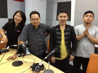 Official twitter Skakmat Grow up, every tuesday 11 pm on 96.30 RPK FM or streaming http://t.co/OsBt1XD9Lr
 Sekarang komitmen sama Tuhan!!!
