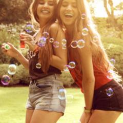 ~Heey ~ We zijn het eerste Tiener Specials account ! ~ Nf = Fb! ~      ~Wij tweeten de leukste dingen ~ Op naar de 300 followers~
