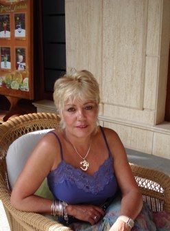 I work as an empowerment counsellor & healer. On a Corporate level, a Spiritual Life Coach. I'm a trained colour therapist, acupuncturist & past life therapist