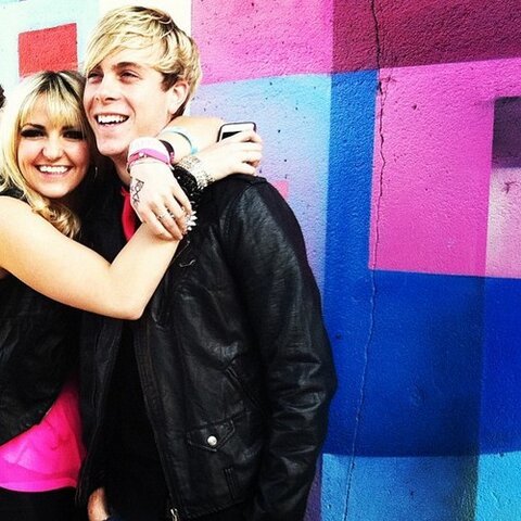 hiii! i'm Rydel. You can call me Delly c: | Hello Kitty | Nutella | The Color Pink | Keyboardist Of R5 | #SinglePringle(: {RP!}