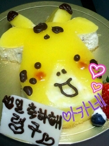 ハマるとガッツリどっぷり☆ SJりょぎにどっぷり♡캬캬♡(○・´艸`・) この髪色のせいでりょぎぺんには見られないけど当分やめるつもりはない白金髪グラサンえるぷ♪ 海外で働くために計画中☆
미용사예요~(* ^ー゜)✂
