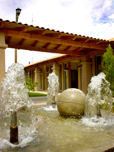 Centro de rehabilitación para personas con problemas de alcoholismo y adicción. Tel. (618) 8267000