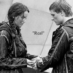 Cazo Demonios Con Jace.Horneo Con Peeta.Soy Un Sinsajo con Katniss.Hago Nudos Con Finnick.Cazo Con Gale.Mentalmente Desorientada. #Tributo #Nefilim ♥