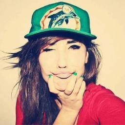 Je suis Julia, j'ai 18 ans je suis Américaine et tu m'aimes déjà ♥
