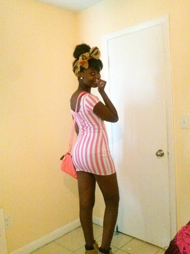CareLess Chick Keep Maa Shxt 3Hunna Uuh Can Say Um	Give It To Uuh Like iT Iss Dont Follow To Unfollow,,Got Thaa App