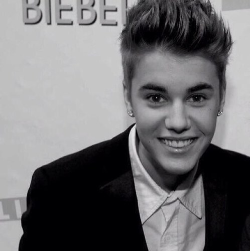 BELIEBER~ FANACCOUNT ~ all tweets about justin bieber ~ follow me , ill follow back :) saw justin on the believetourr