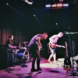 We're a rock and roll band from Connecticut. Check out our new EP Bouquet: http://t.co/ok6BHkmb6N