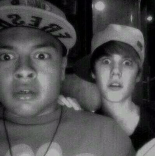 This is my old acc so pls follow @biebsbeslayin bc thats my only acc. Im deactivating all my other accs! Thanks bye