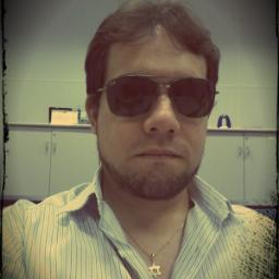 Bancário, Analista de Sistemas e Músico (um pouco de cada).