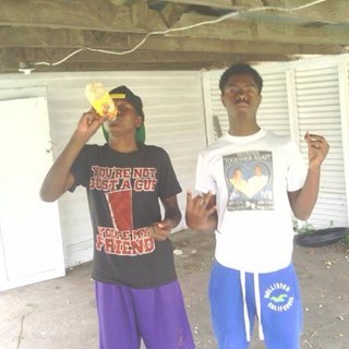 i roll 3 deep . im a #LUT nigga . #LUT mafia . RIP Jeckle . thats why i do this .