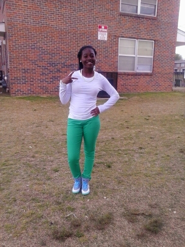 YOUNG fUN liL fEET kiDD,hAViNGG,fUN,lOVEE ME OR hATE ME MUAhhhhツ♥♥h