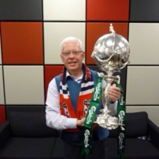 Snooker and Billiards player since 14.Represented England in two world Amateur Billiards Championships. Big York City FC fan since 1963.