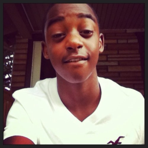 I'm a Stoner
I play basketball all day
Follow me ill follow back.