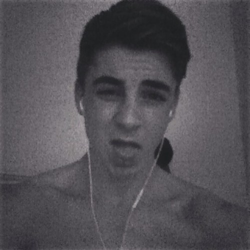 Mossyballs17's profile picture. 16