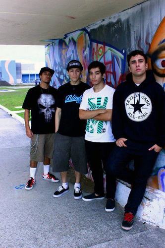 Fã club dedicado a banda emit HC