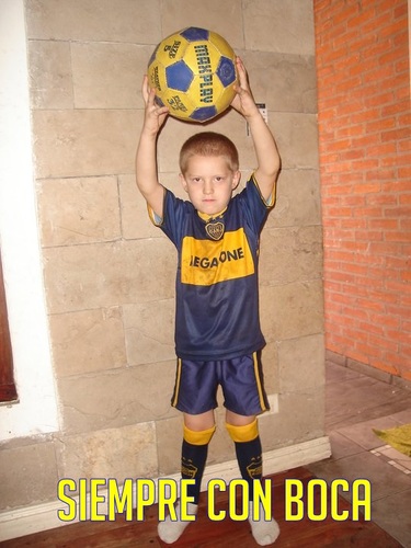 Soy bien. Pero bien bostero. Ahi era re chiquito