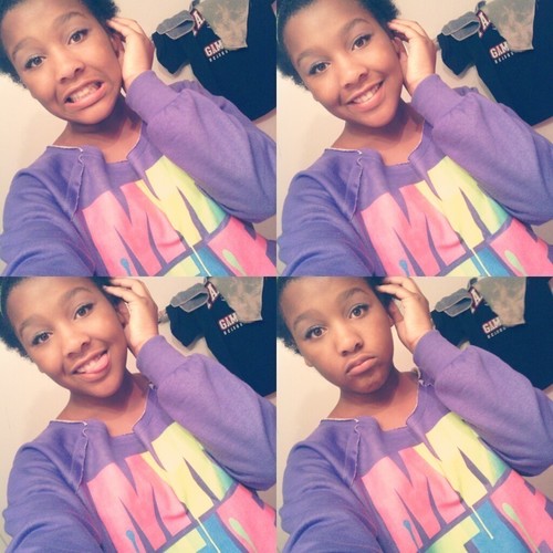 ♥ Live every moment, laugh every day, and love beyond words ♡     - Amiyah •﹏•