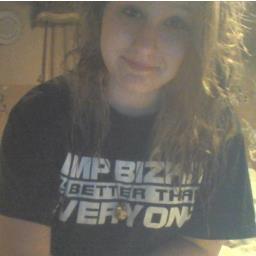 From Kentucky. #Singlee. 
#Team FollowBack.