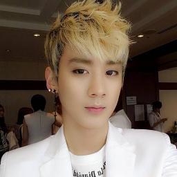 Keep calm and support TEENTOP! 3
-philippine's
