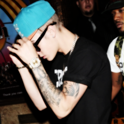 FOLLOW @AshleysKidrauhl AND ASK FOR A FOLLOW BACK!
