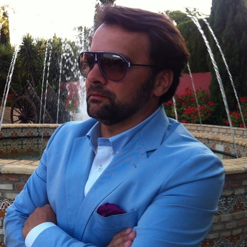 teluon's profile picture. Debes hacer todo lo que pienses que no puedes hacer.                                                 











Coria del Rio (Sevilla)