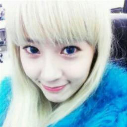 fak acc of fx's maknae
