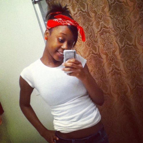 @Adore_Milkyy Best Fraand here ❤ While your here follow her & she will follow back ..