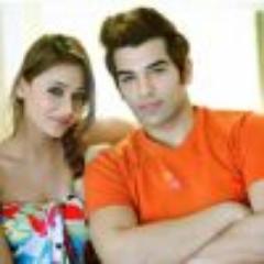 SaraKhanOfficia's profile picture. 