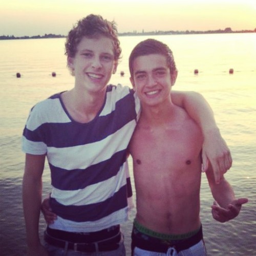 Maurice2411's profile picture. Instagram: maurice2411 / Antilliaan / Leimuiden / 17 / Scala College / 5Tvwo (B5B-N&G) / Kickers A1 / Namek♥ / Feyenoord♥