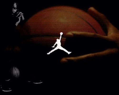 Ante todo una pasion¿Qué por qué baloncesto?Porque cada bote es un latido,porque cuando estaba triste me refugie en el.Por todo lo que es. #ILoveThisGame