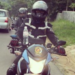 Menjual Accessories for Bikers terutama product 7gear, TankBag, Shoes, Gloves, Masks, Protector, Lamps, Etc...
