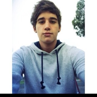 Hi, i love the janoskians! they are my slu+s. your a dirty pig. :) LUKE FOLLOWS! 1/5 ask for a follow. #Janoskianators JEYDON WALE ❤