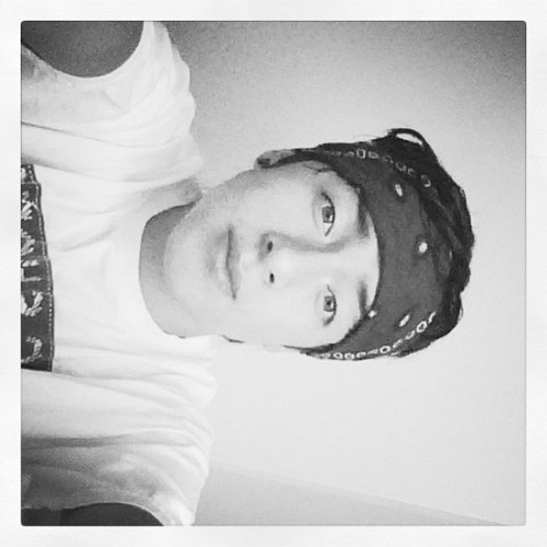 thatparadox_kid's profile picture. 