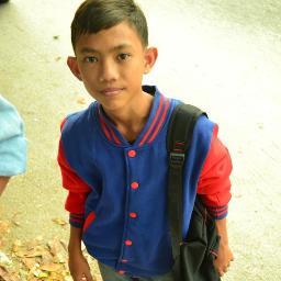 Assalamualaikum and hai , saya fyza , . one-six girl this year , im Amin Dentelmint's own ^_^ , tak sombong n kadang2 gila2 sikit , . ;)