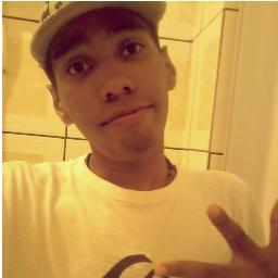 Feliiiiiiz,Humildeee,Ousadooo e   filhooo  de    deuuuus       http://t.co/D6tCXgkZcr