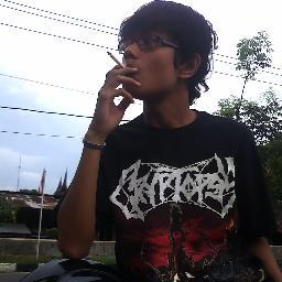 H_Rhiezt's profile picture. hanya media hiburan untuk membuat suatu pemberontakan dimana kita selalu tertindas oleh para penguasa :)