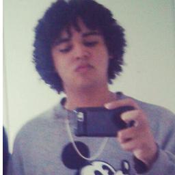 16 anos | Baiano | Sincero | Estudo | namoro a @Viivirocha  http://t.co/HSJLOQarUT http://t.co/wVzebF7k82