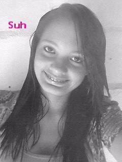 Amo escrever, ler romances de novos autores, conhecer novos lugares, amo a VIDA '-'