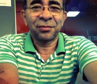 Profissional da voz. Instrutor de comunicação do Senac (oratória e locução para locutores e apresentadores de tv)