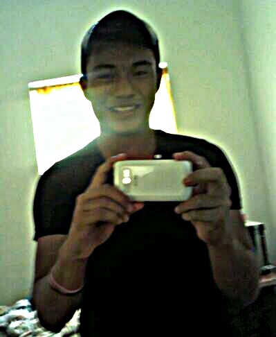 experto en hacer ojitos -.- soy chinito jajaja
