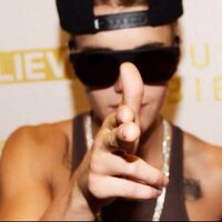 Need to meet Him ♔ (@lolabiebslover) 's Twitter Profile