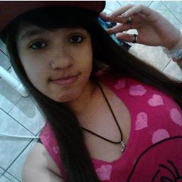 Fazer o que né? se eu sou assim meiga, romantica, maluquinha ,imperfeita , divertida,verdadeira adoro tirar foto e etc. bota etc nisso