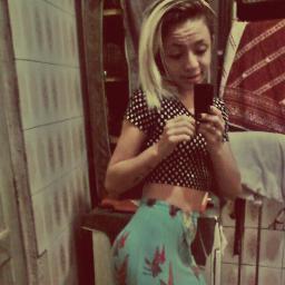 -  looira , funkeira , loucamente fanaticaa , fã & apaixonaada do meeu pliincipe gooldo @MC_Guime '  :$ . eutteamo *-*