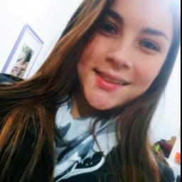 A luz que me guia é bem mais forte que os olhos que me cercam !