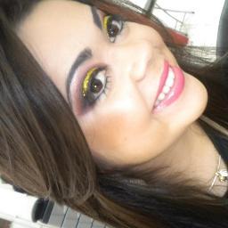 Nenhuma mulher precisa de beleza pra ser linda. Ela só precisa de amor próprio, auto confiança e personalidade..

;)