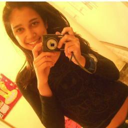 Sou Uma Menina Muito Baladeira Sempre Gosta De Sair Bebo Muito Curto Bastante a Vida:Eu Nao Sou Facil O Menino Tem Me Conquista Muito Pra Fika Comigo...