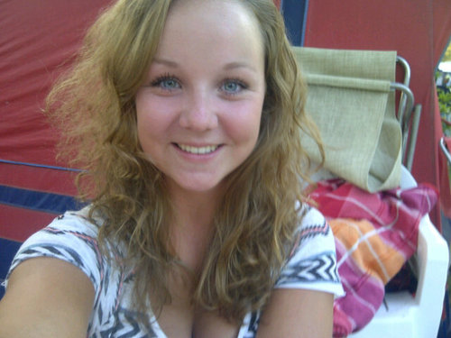 RENSKEVBEMMEL's profile picture. 3e jaars Toerisme student // 19 jaar // ♥ Stijn, vriendinnetjes, feesten, reizen & mode.  Enjoy life, laugh a lot and realize how blessed you are.      ♥♥♥