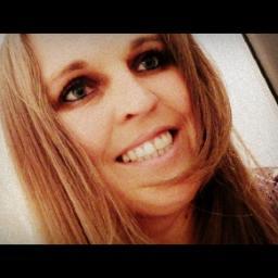 Sou como você me vê.
Posso ser leve como uma brisa ou forte como uma ventania,
Depende de quando e como você me vê passar.